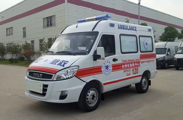 新疆v80救护车直销