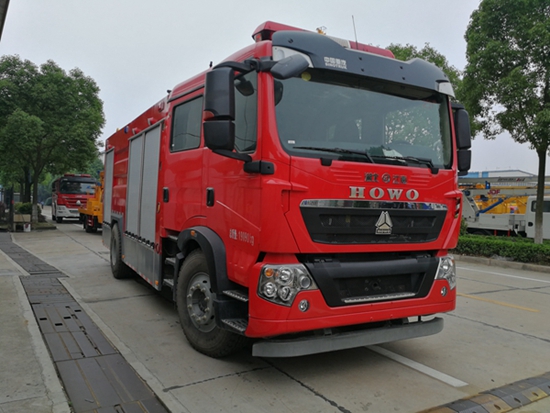 广东T5G重汽5吨水罐消防车好在