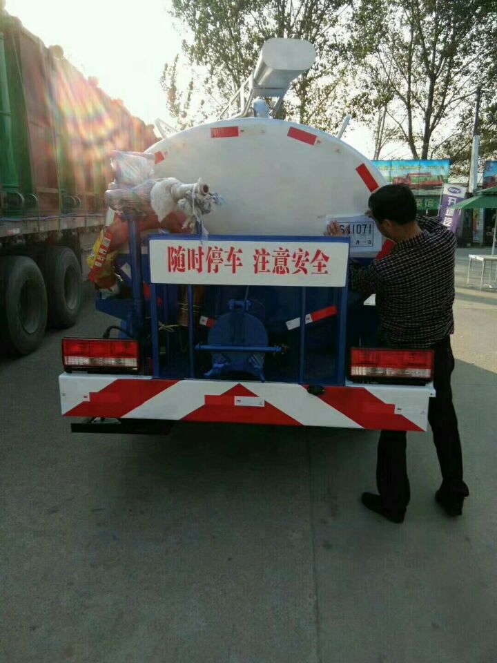 吉林省东风8吨吸粪车厂家电话
