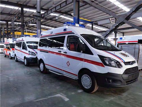 国六奔驰救护车长途转运生产厂家