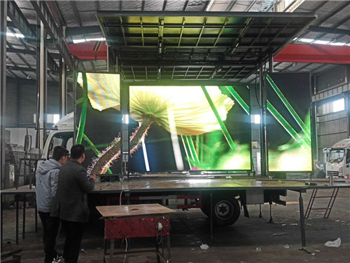 云南中型LED宣传舞台车电话