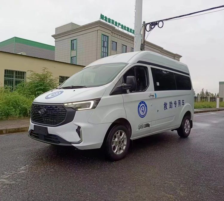 新疆福特V362医帮扶救护车接送 转院护送车